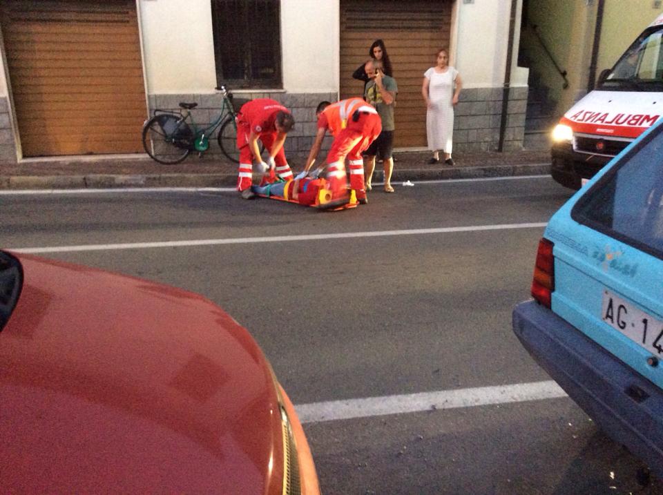 Imperia Cade Dalla Bicicletta E Batte La Testa Contro Il Marciapiede