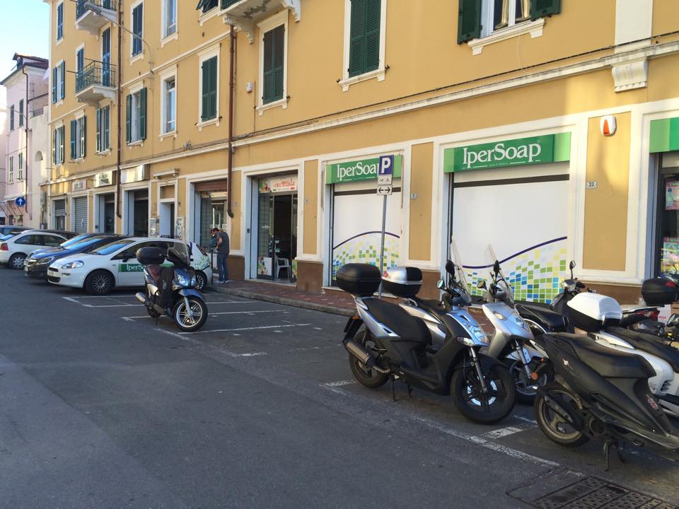 negozio biciclette via don abbo imperia