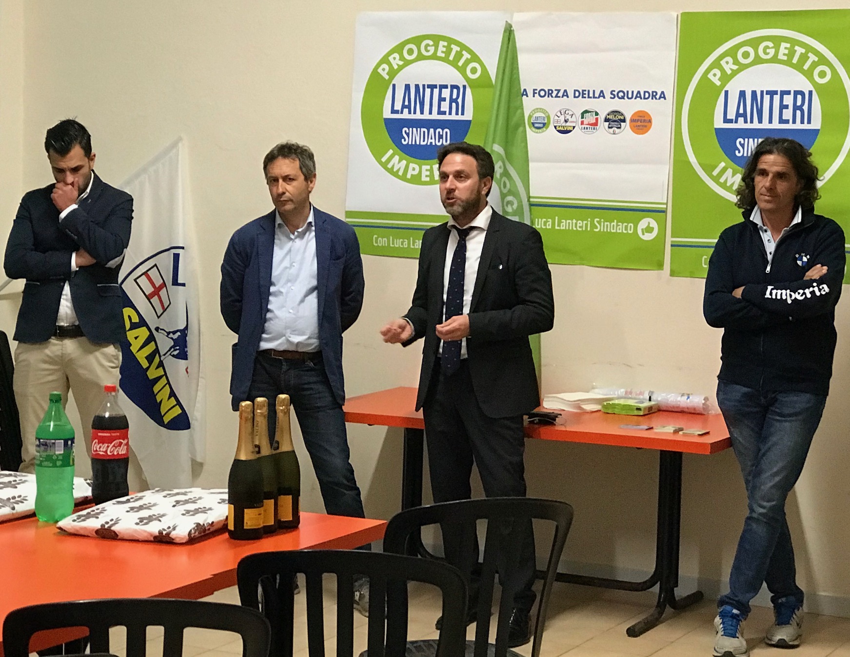 Elezioni Imperia 2018 Il Candidato Sindaco Luca Lanteri In Visita A