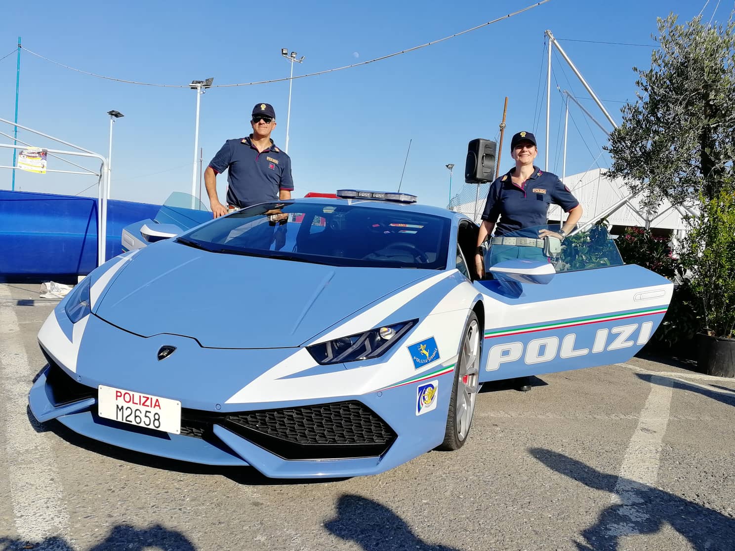 POLIZIA E CARABINIERI PROTAGONISTI DI INEJA 2018. A BORGO PERI ARRIVA LA  LAMBORGHINI DELLA STRADALE. CAPOCASA: