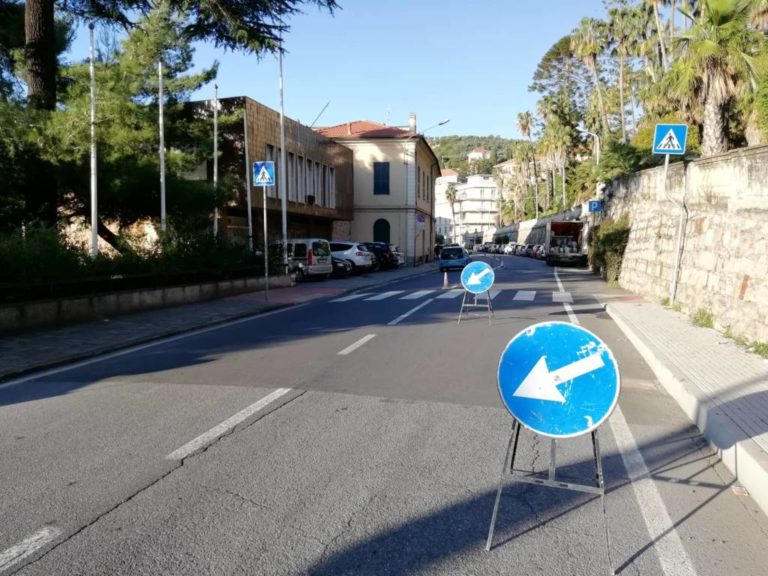 corsia riservata alle biciclette e ciclomotori